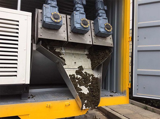 移動(dòng)式污泥脫水車(chē)